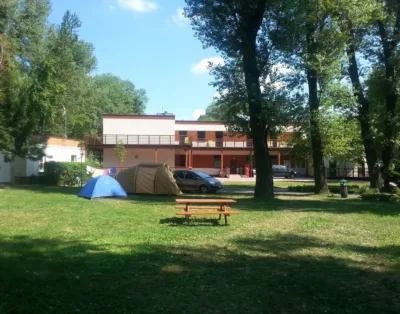 Hotel i Camping Tramp